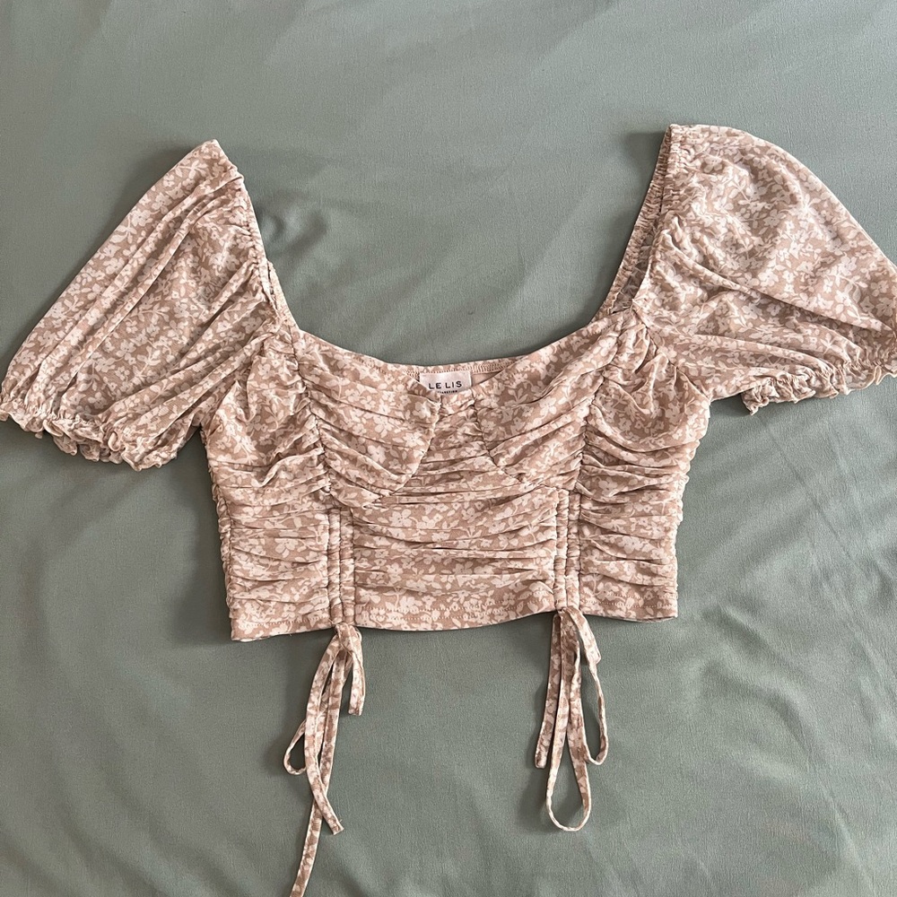 Le Lis Tan Floral Puff Sleeve Blouse